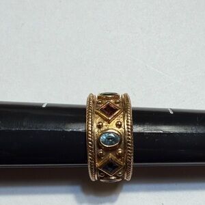 Elegant Gold and Gemstone Women's Ring